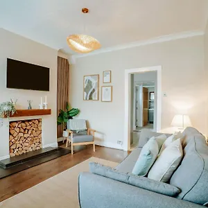 The Mayfield Townhouse - Central - 3 Bedrooms With Garden , Harrogate United Kingdom